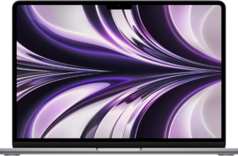 What benefits does the 1080p FaceTime HD camera provide in the 2022 Apple MacBook Air?